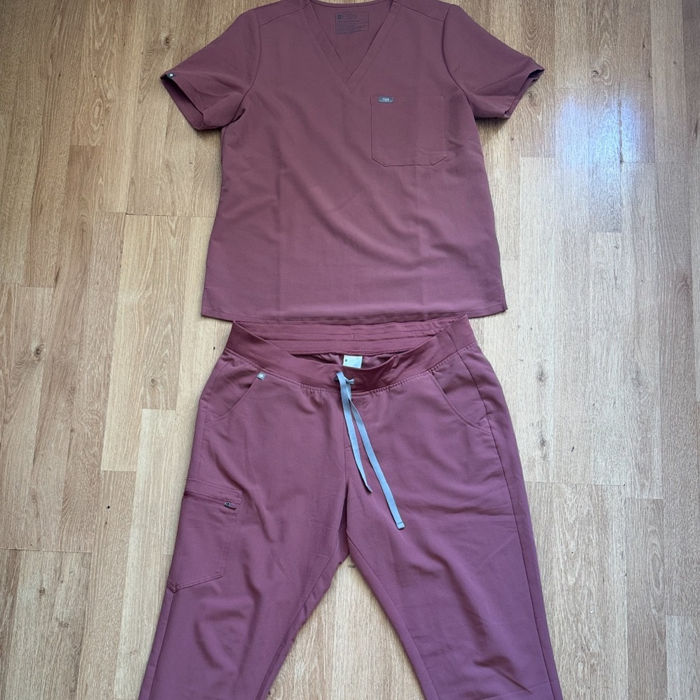 FIGS Mauve scrub set